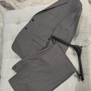 Calvin Klein Gray Suit Single-Breasted Notched Lapel 42S Blazer, 34/29 pants